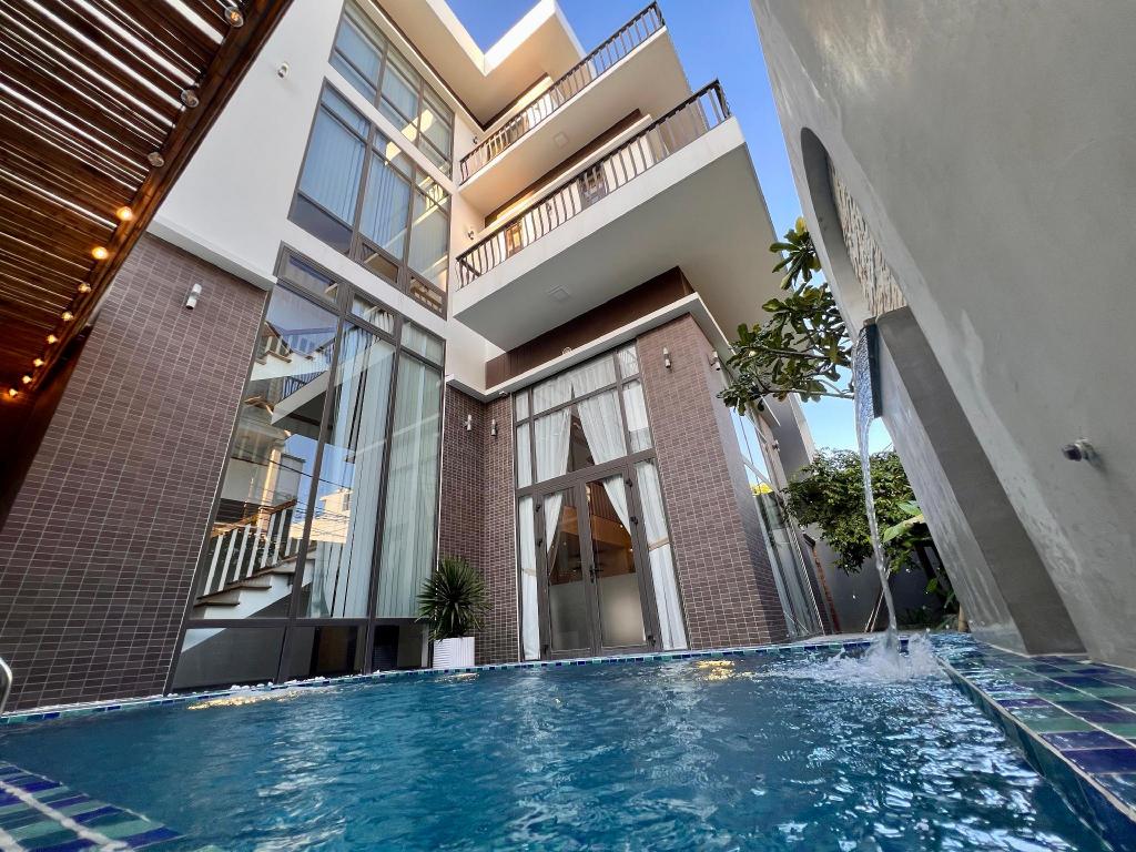 Morden Villa Near Beach 6*bedrooms nearbeach in Da Nang