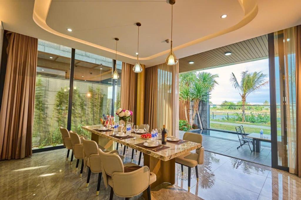ダナンのLUXURY VILLA with 5 BEDROOMS RIVER VIEW — 写真5