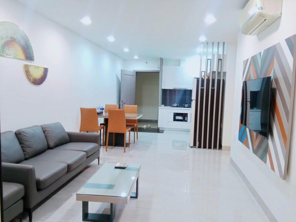 2-bedroom apartment with My Khe beach view in Da Nang
