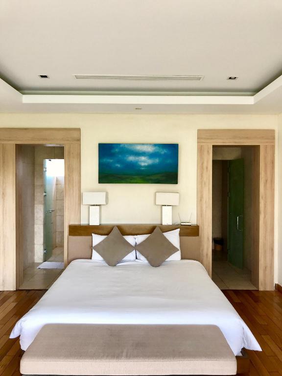 Nice 3 Bedroom Villas Ocean Resort at DaNang Beach in Da Nang