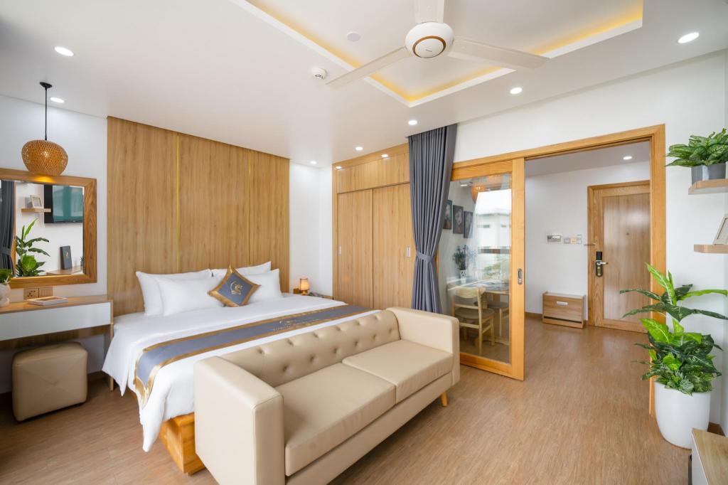 Standard Balcony - Bedroom