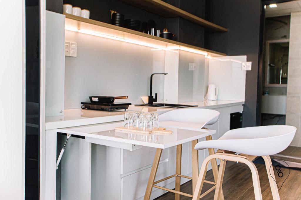 ダナンのModern Riverfront Balcony Apartment — 写真5