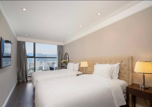 2 Bedroom Luxury Condo Free Pool Free Airport pick up in Da Nang