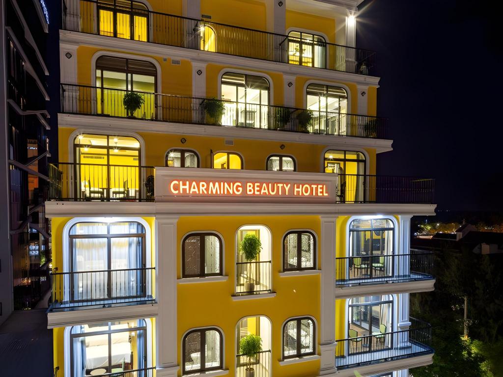 Charming beauty hotel in Da Nang