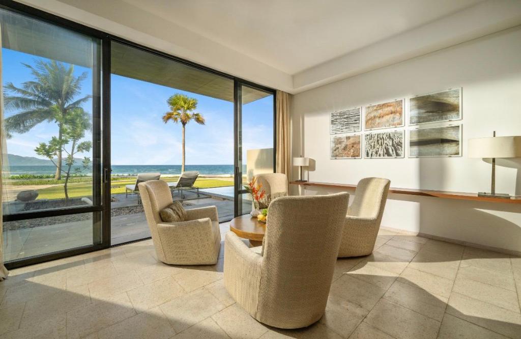 ダナンのAn villa at resort, beach front, private pool. — 写真3