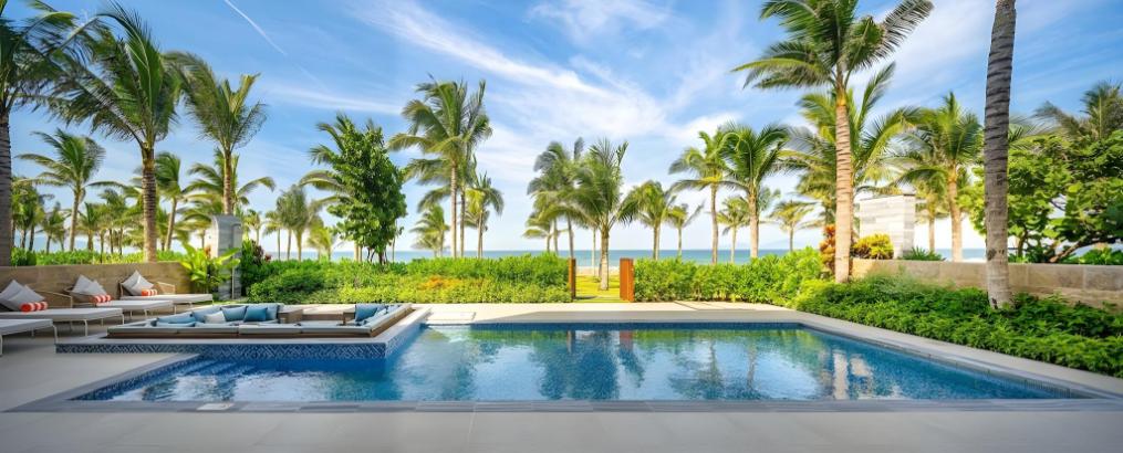 Golfers Paradise: Villa at World-Class Course Edge in Da Nang