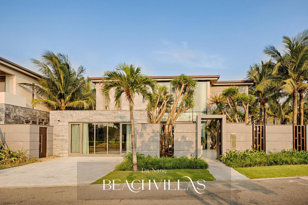 DNBV - Luxury Beachfront Villa at 5-star Resort in Da Nang