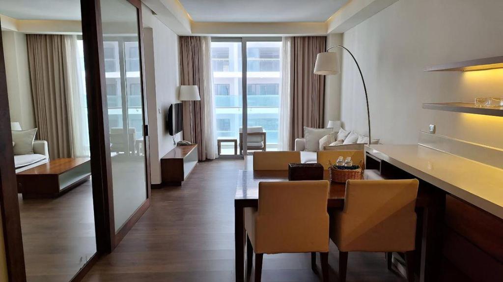 ダナンのAparthotel in A La Carte - 2 bedrooms, balcony, beachfront, rooftop pool, central — 写真2