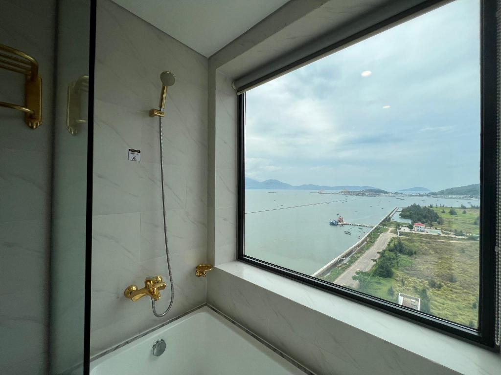ダナンのcăn 2 PN lớn View Kỳ quan Golden bay — 写真4