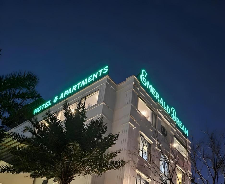 Emerald Dream Hotel, Office and Apartments in Da Nang