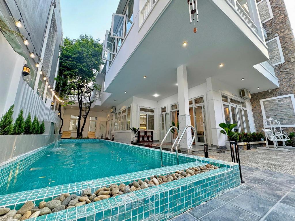ML11- Pool Villa Near  Beach in Da Nang