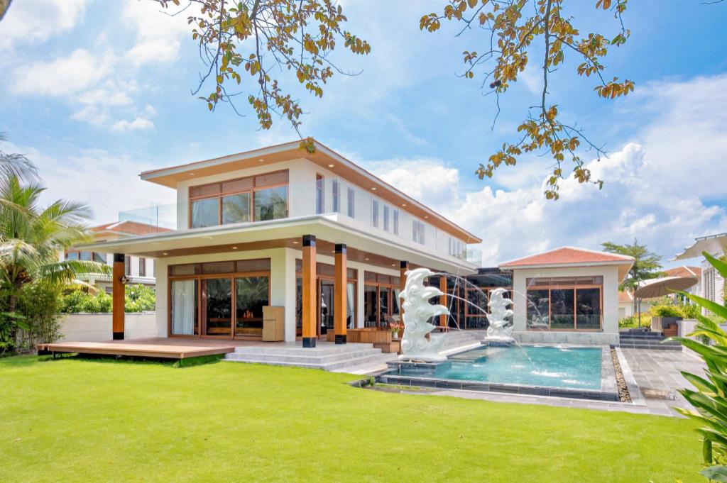 Grand Deluxe Pool Villa