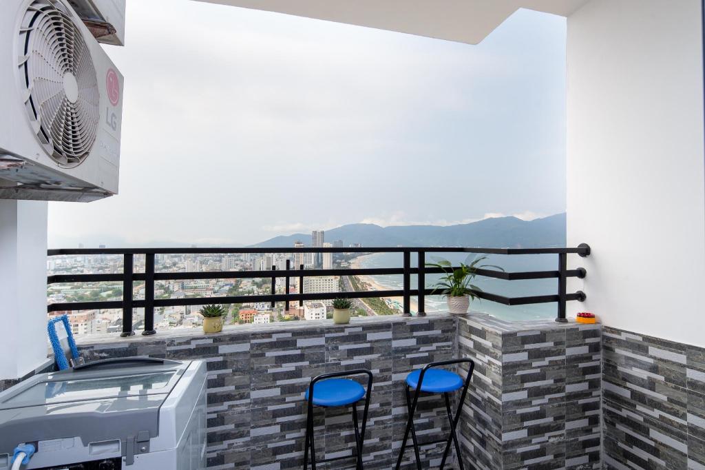 Panoramic At My Khe Beach - Muong Thanh Apartments in Da Nang