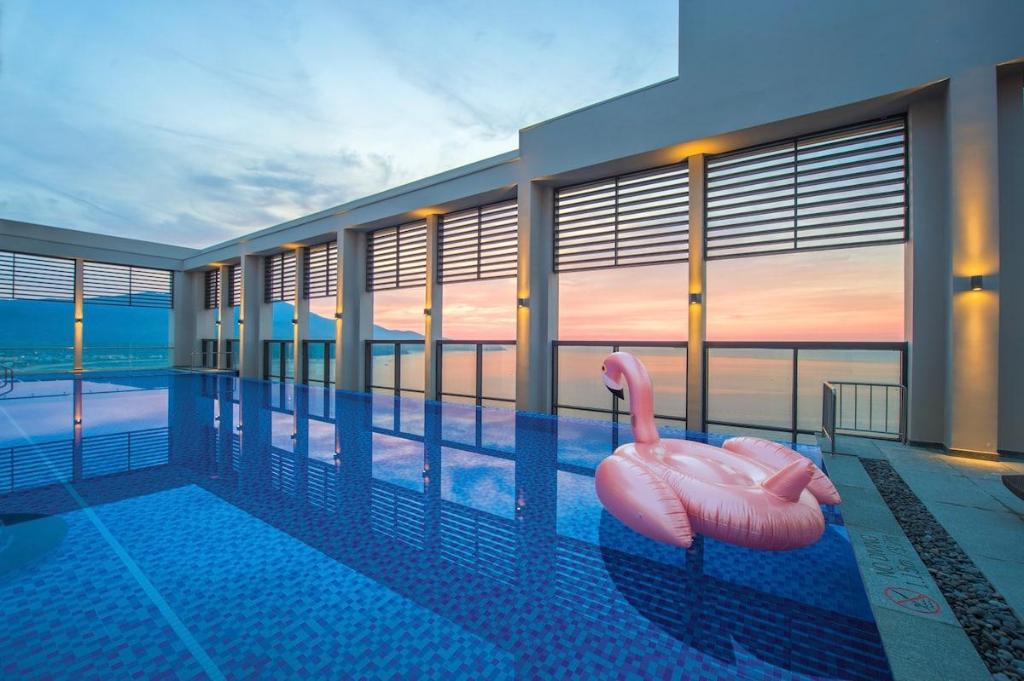 Modern 2BDR Condo|Rooftop Pool,Gym, Sauna in Da Nang