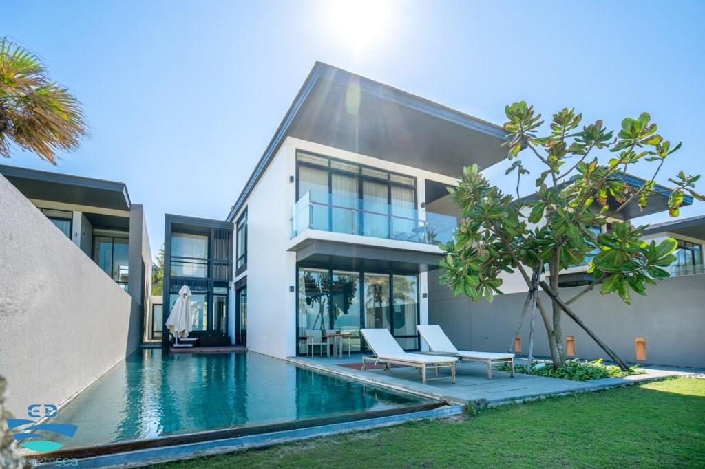 3 bedroom Beach Front Villa By EB in Da Nang