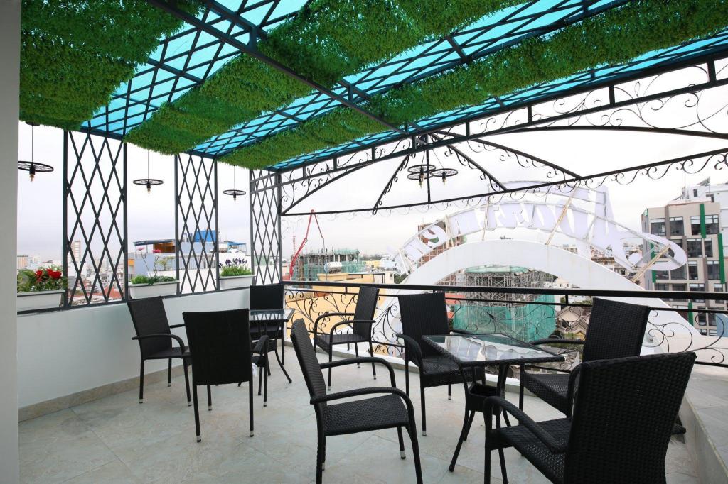 BeachSide Apartment & Hotel in Da Nang