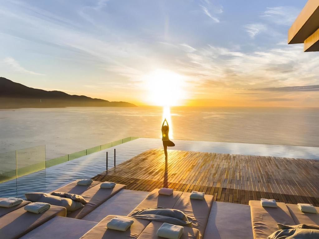 A La Carte Oceanview Lovers Nest Studio. in Da Nang