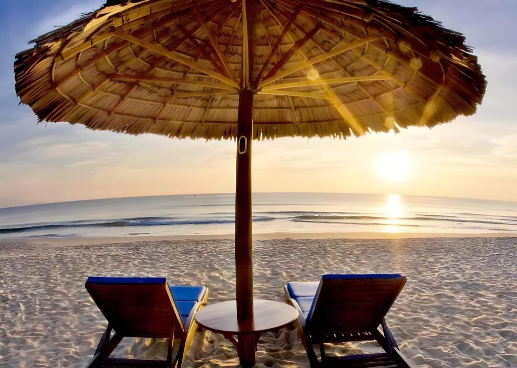 OCEAN BEACH Vip Villa 5*/Beach front/Private pool in Da Nang