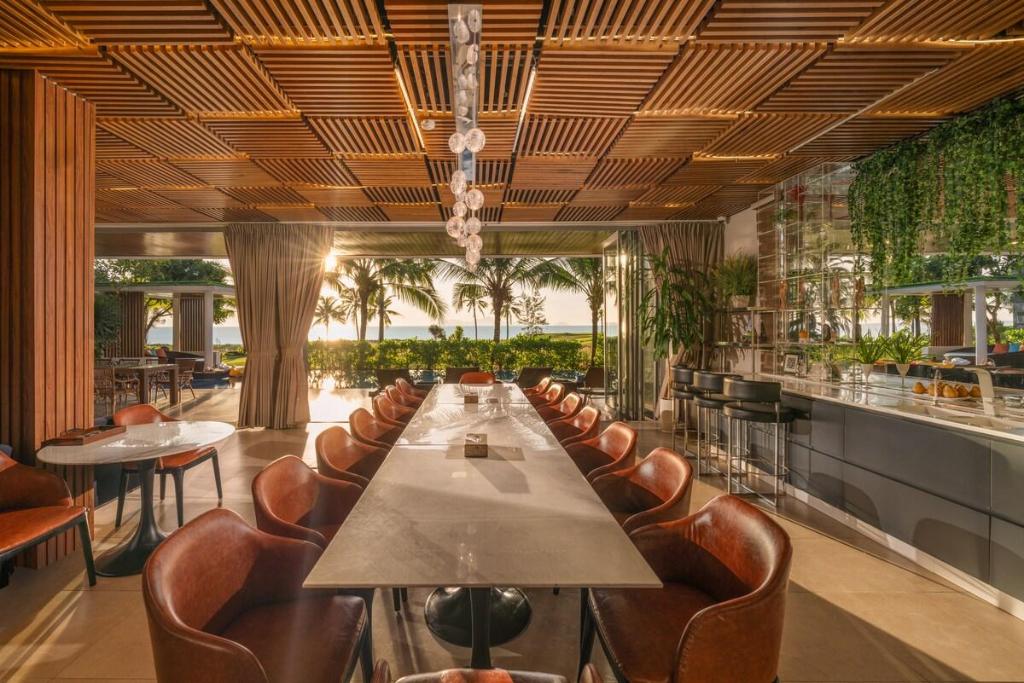 Beachfront Eden: 8BR  Luxury Events & Getaways in Da Nang