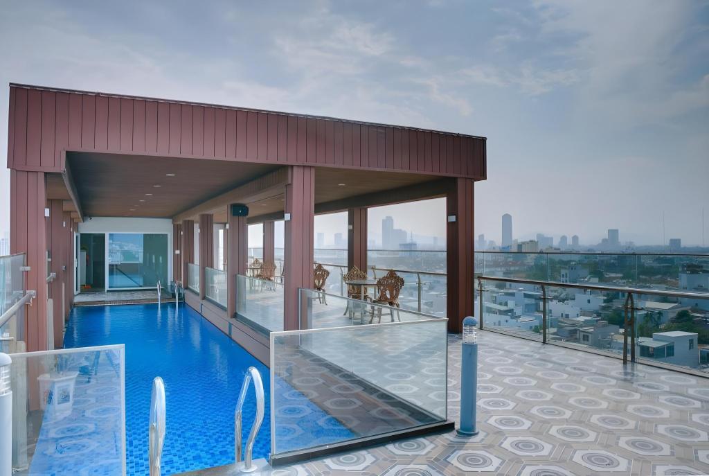 ダナンのQuan Cuong Beach Hotel Da Nang — 写真3