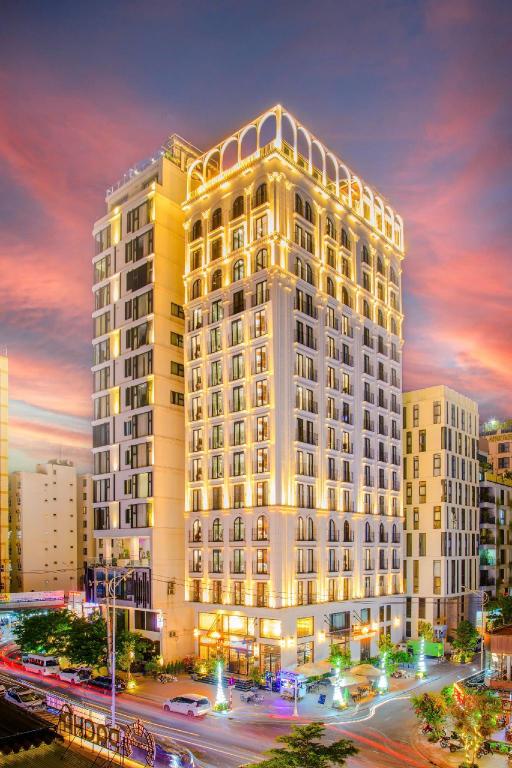 ダナンのGolden Lotus Luxury Hotel Da Nang - Complimentary Daily Afternoon Tea — 写真4