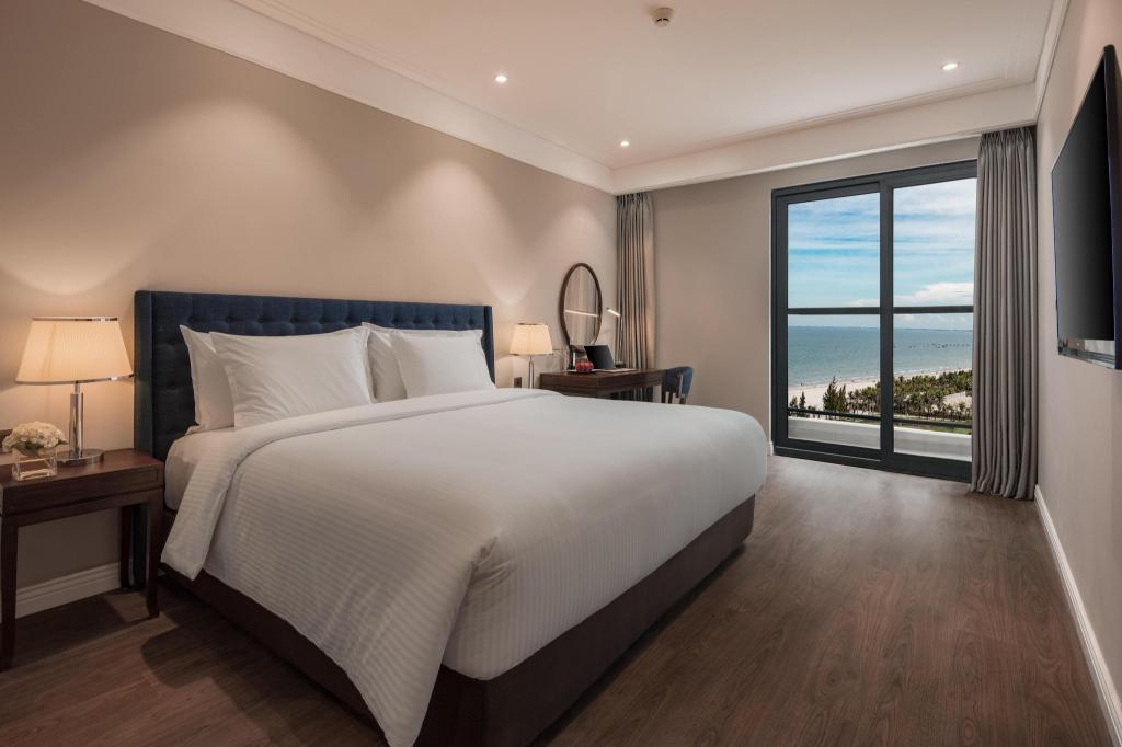 Ocean View Altara suite 5 star 2 Bedrooms in Da Nang — photo 2