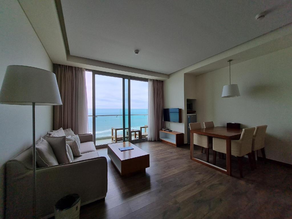 Beach Front- Ocea view- Infinity Pool on Rooftop in Da Nang