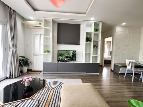 ダナンのMonarchy Apt 2BR by Dragon Bridge with big terrace — 写真5
