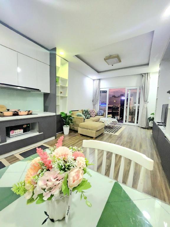 Monarchy Apt 2BR by Dragon Bridge with big terrace in Da Nang