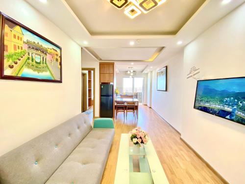 Shared lounge/TV area