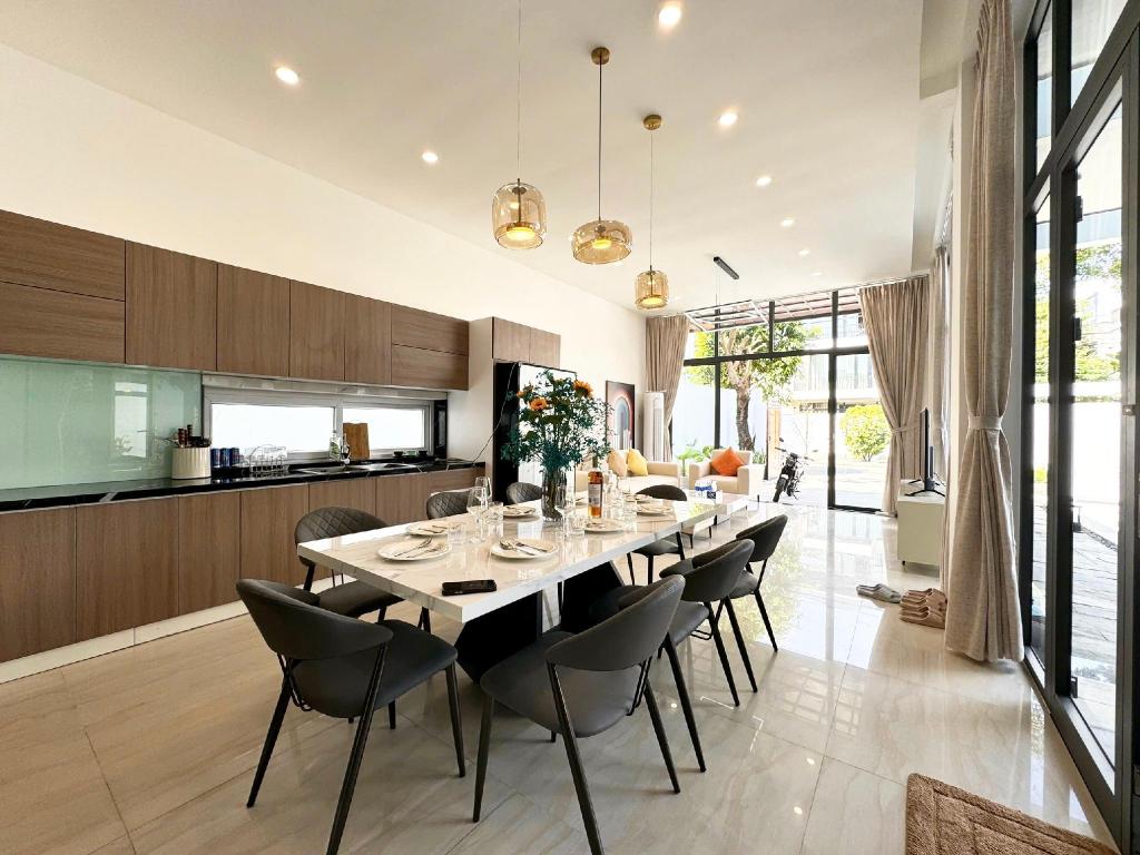 ダナンのCHILL VILLA 5BR PRIVATE POOL NEAR HAN RIVER — 写真4