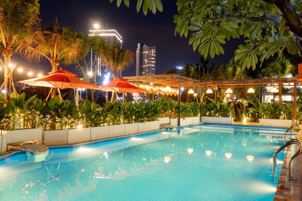 Swimming pool