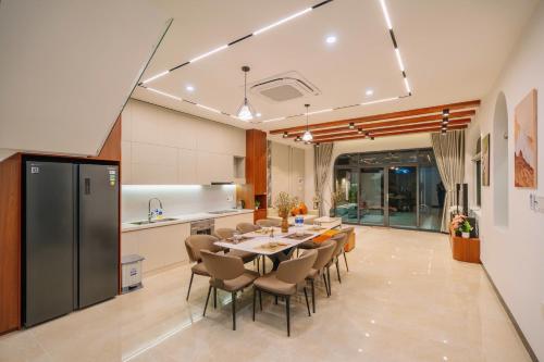ダナンのLuxury 4BR Corner Villa Private Pool & BBQ Da Nang — 写真5