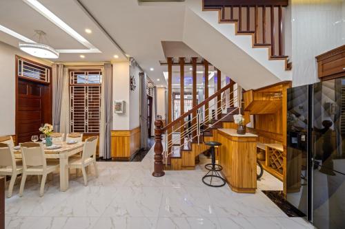 ダナンのKhai Villa Private Pool 6BR Walk to Han Market and Han River — 写真5