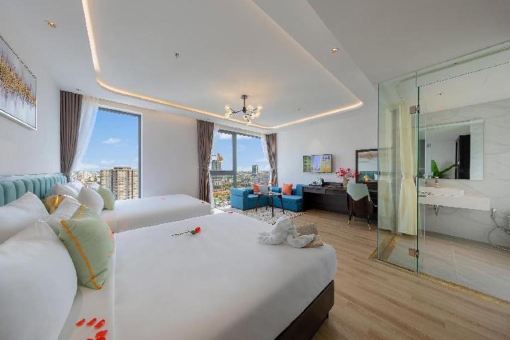 Studio with 2 Queen Beds and Kitchenette - View