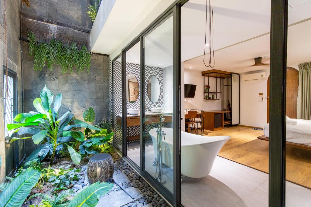 Bathtub