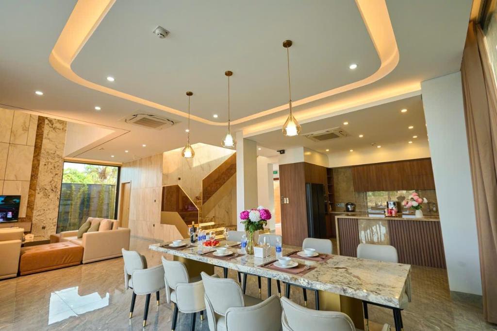 ダナンのLUXURY VILLA with 5 BEDROOMS RIVER VIEW — 写真4