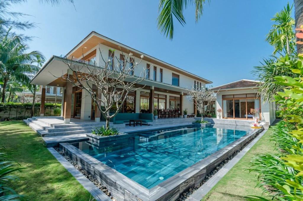 Luxury villa with private pool, Fully furnished in Da Nang