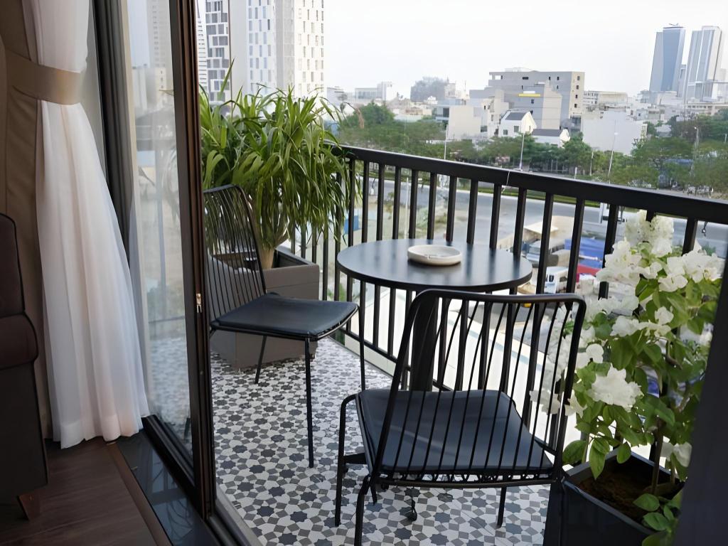 Oasis Hotel & Apartment in Da Nang — photo 5
