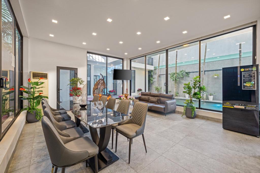 ダナンのPHÚC VILLA 9 Bedroom — 写真6