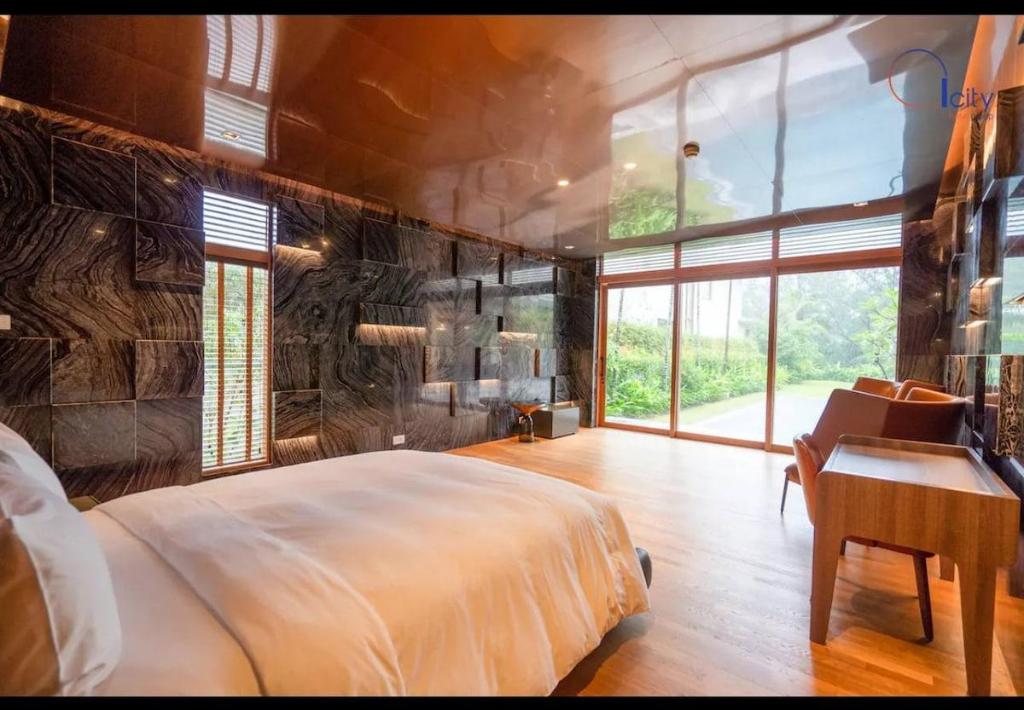The Ocean Estates _ 5 bedrooms _ luxury villa in Da Nang — photo 2