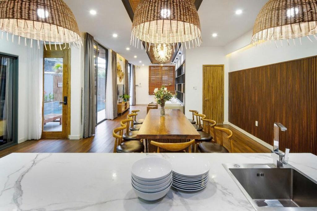 5BR Luxury Pool Villa by PVillaDanang in Da Nang — photo 6