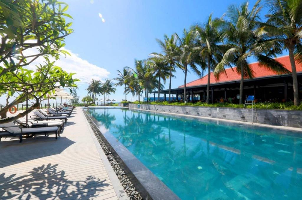 LUXURY Apartment in 5*Resort - POOL - GOLF - BEACH in Da Nang