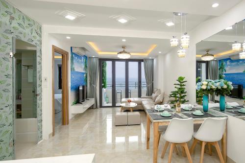 NA Luxury Apartment Sea View My Khe Beach in Da Nang