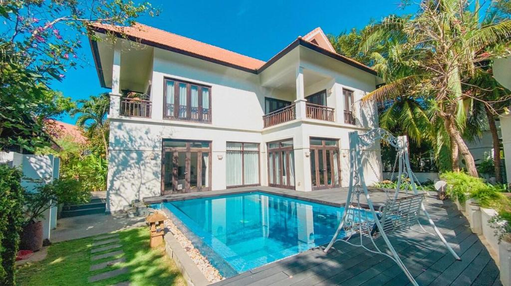 Retreat Pool Villa in 5star Beach Resort in Da Nang