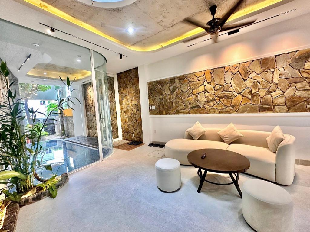 Mini Pool House 4BR Near Beach in Da Nang