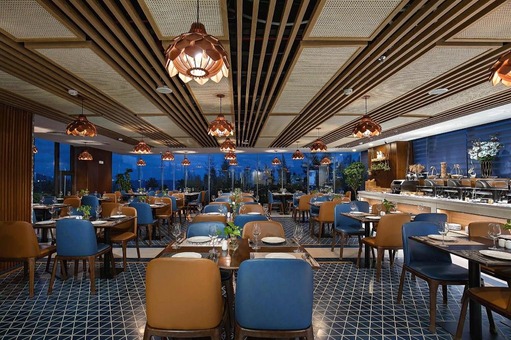 ダナンのMangata Beachfront Hotel - Rooftop Bar Sea View — 写真3