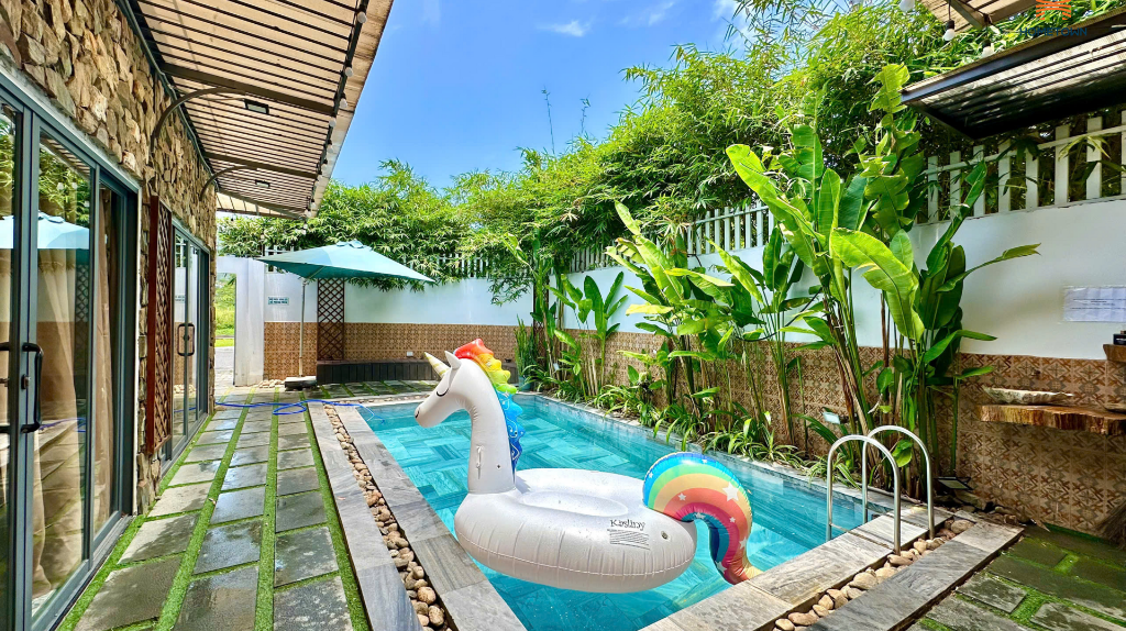 Private pool