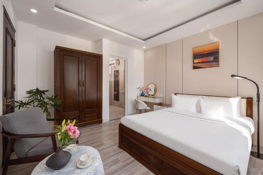 Superior City View - Bed