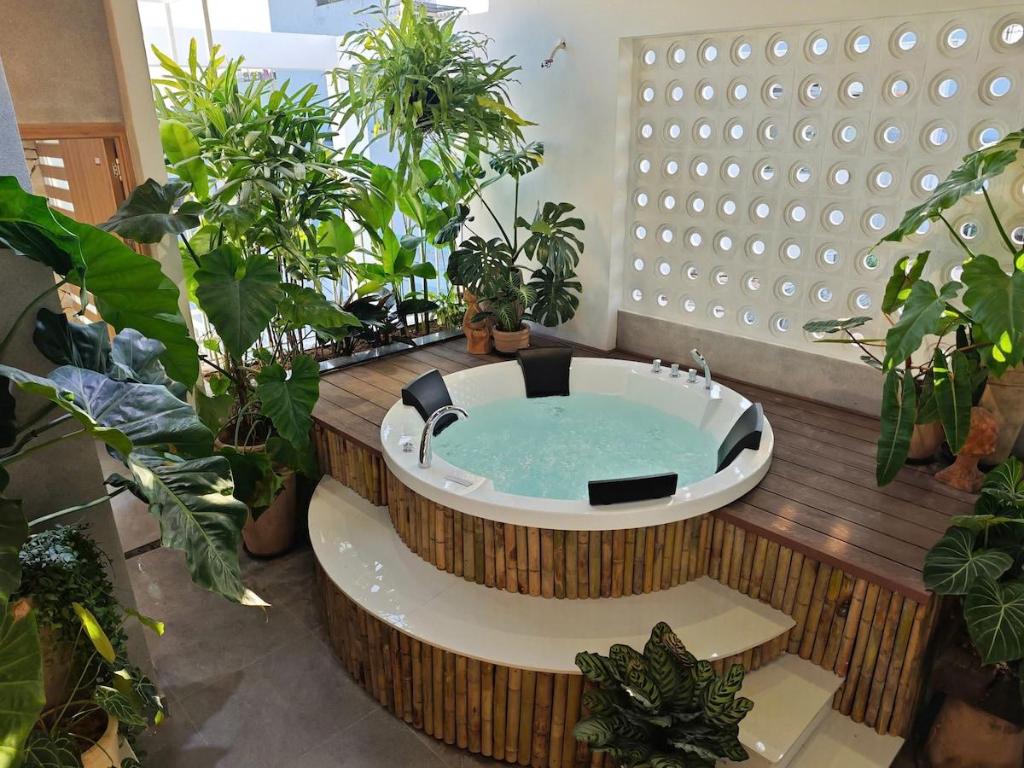 Private pool